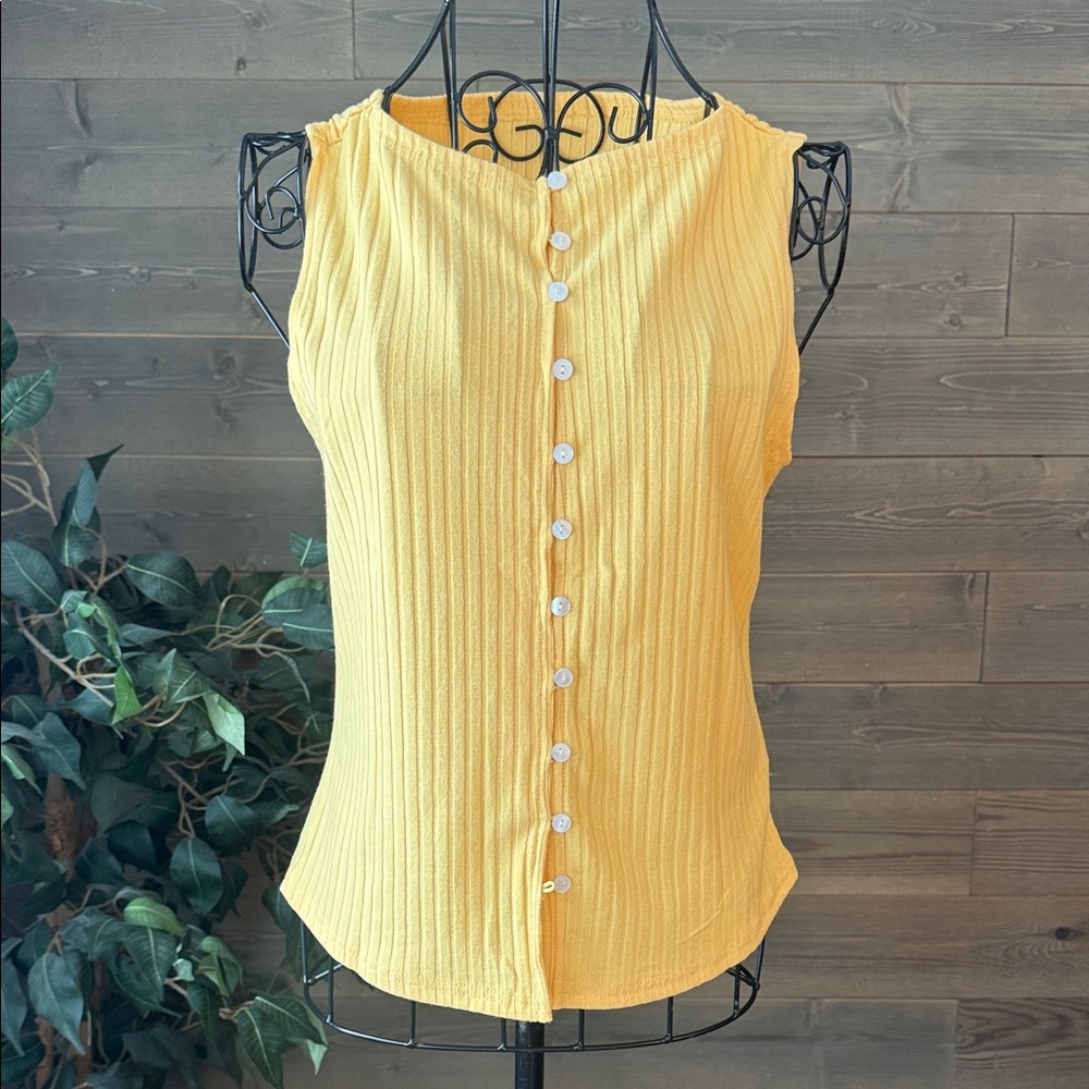 Sleeveless button down, yellow ribbed shirt